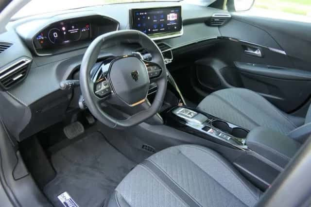 Peugeot 208 (2025) thumbnail 3