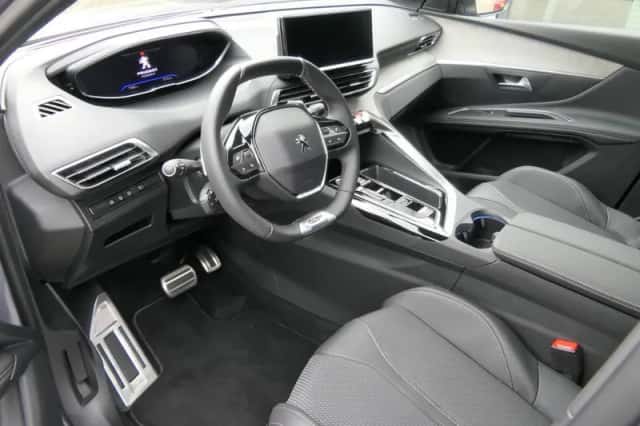 Peugeot 3008 (2023) thumbnail 3