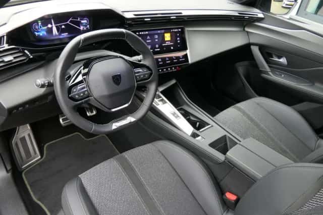 Peugeot 308 (2024) thumbnail 3