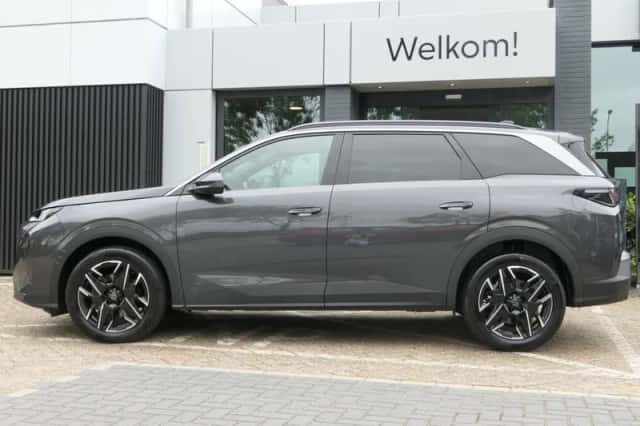 Peugeot 5008 (2025) thumbnail 2