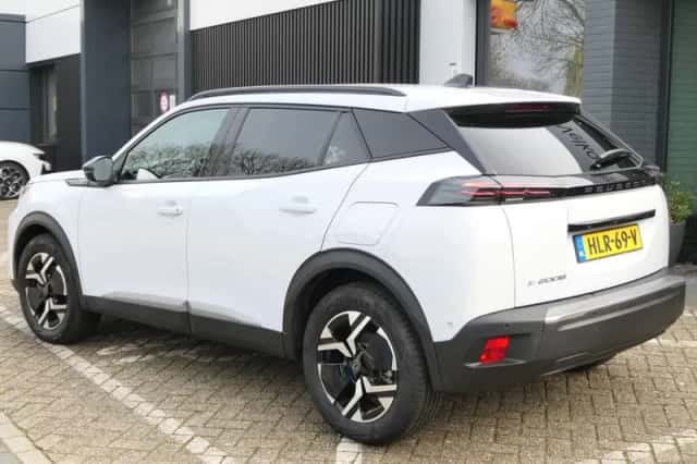 Peugeot e-2008 (2025) thumbnail 6