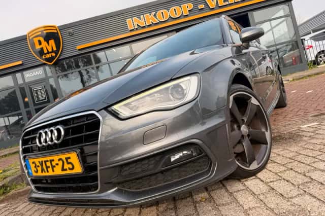 Audi A3 (2014) thumbnail 2