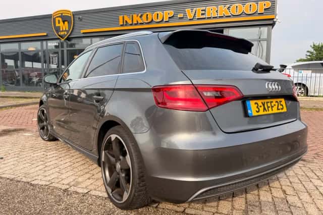Audi A3 (2014) thumbnail 4