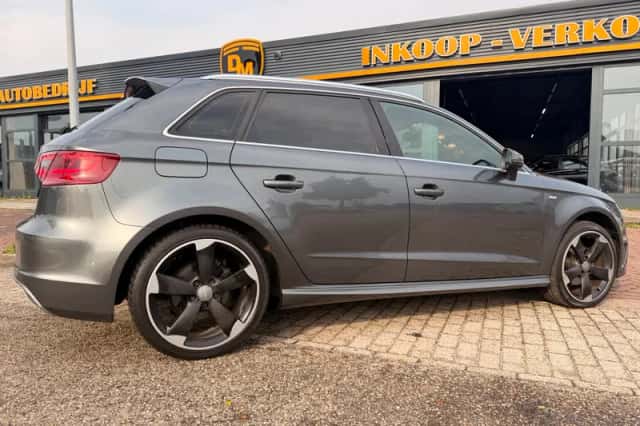 Audi A3 (2014) thumbnail 5