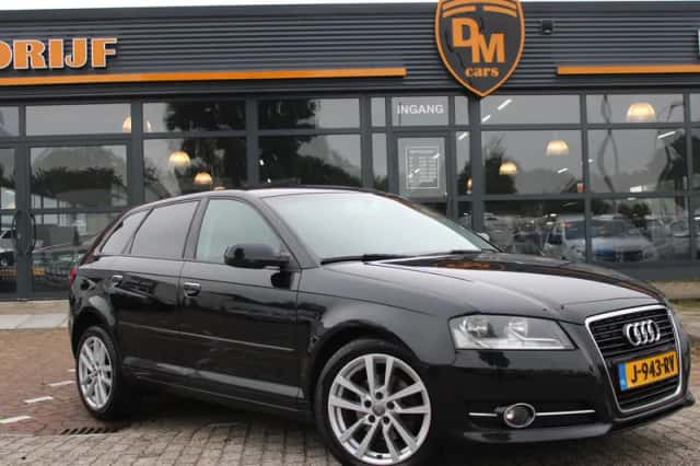 Audi A3 (2010) thumbnail 2