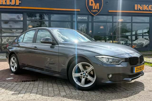 BMW 3-Serie (2012) thumbnail 1