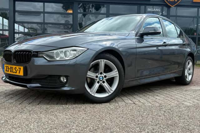 BMW 3-Serie (2012) thumbnail 2
