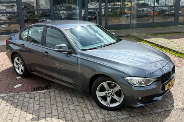 BMW 3-Serie (2012) thumbnail 3