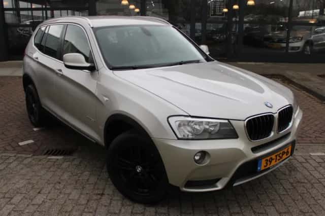BMW X3 (2012) thumbnail 6
