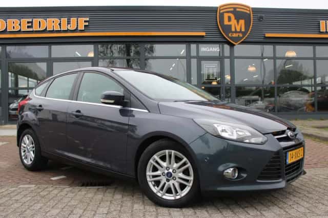 Ford Focus (2012) thumbnail 2