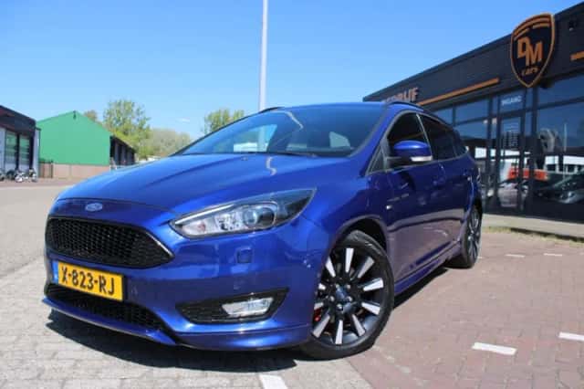 Ford Focus (2018) thumbnail 3