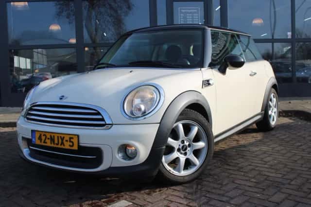 MINI  (2010) thumbnail 5
