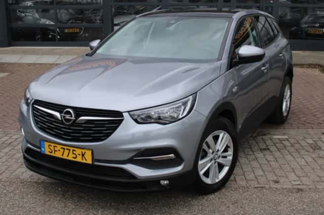 Opel Grandland (2018) thumbnail 2