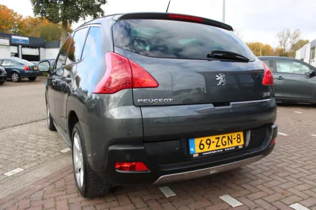 Peugeot 3008 (2012) thumbnail 6