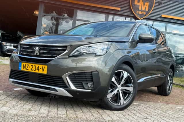 Peugeot 5008 (2017) thumbnail 6