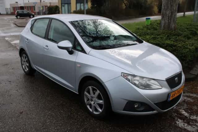 SEAT Ibiza (2011) thumbnail 2