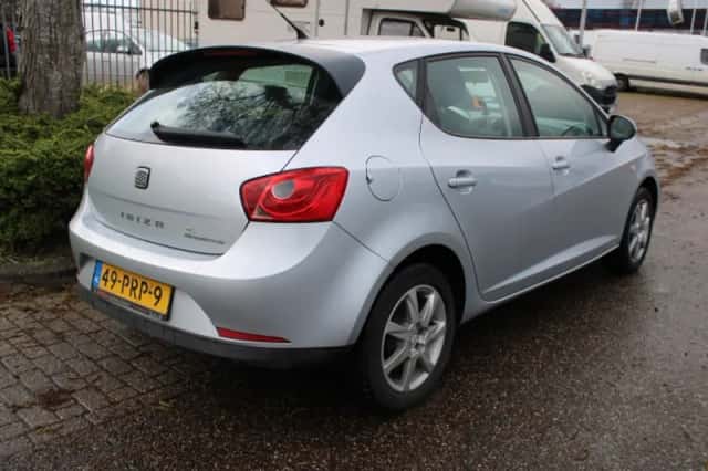 SEAT Ibiza (2011) thumbnail 5
