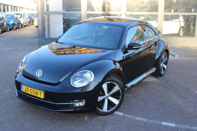 Volkswagen Beetle (2016) thumbnail 5