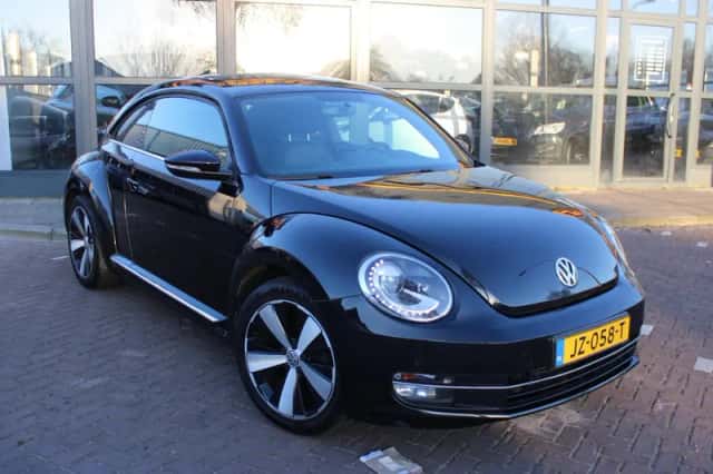 Volkswagen Beetle (2016) thumbnail 6