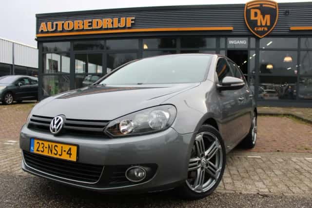 Volkswagen Golf (2011) thumbnail 2
