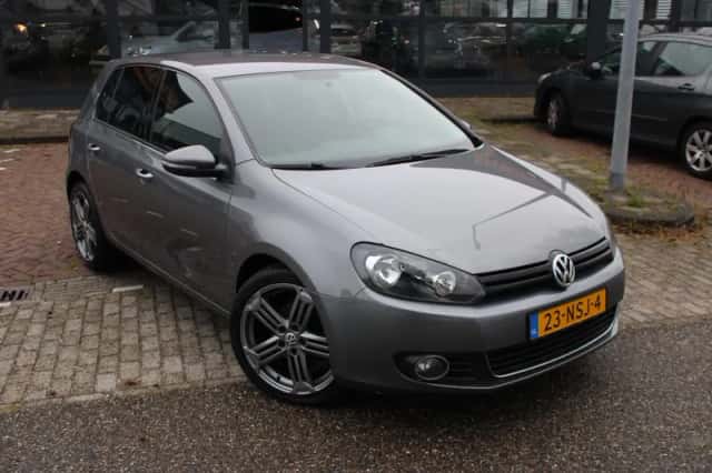 Volkswagen Golf (2011) thumbnail 3