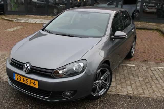 Volkswagen Golf (2011) thumbnail 4