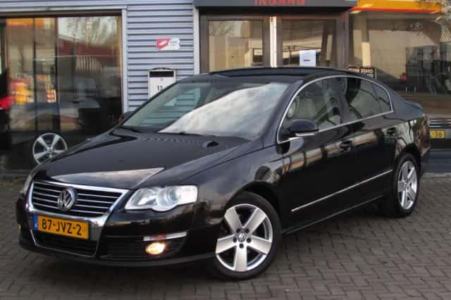 Volkswagen Passat (2009) thumbnail 4