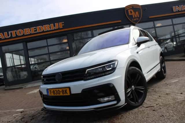 Volkswagen Tiguan (2017) thumbnail 1