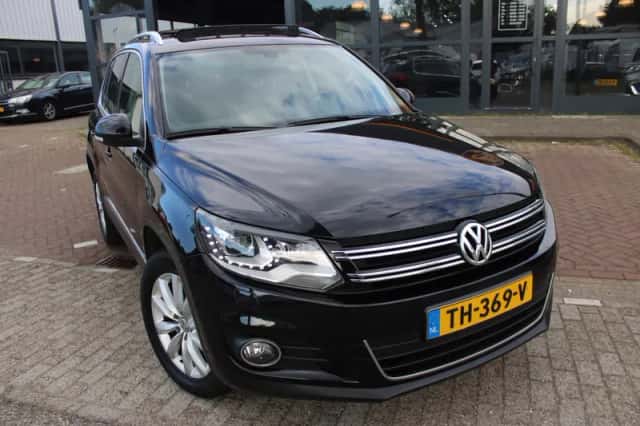 Volkswagen Tiguan (2011) thumbnail 2