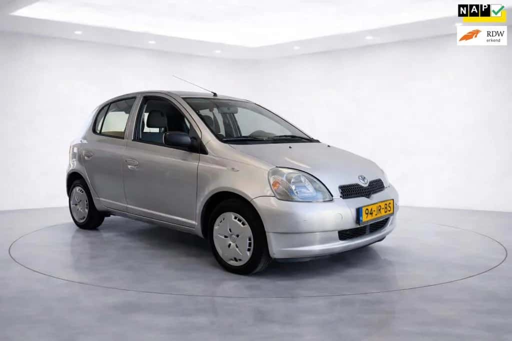 Toyota Yaris (2002) — foto 1