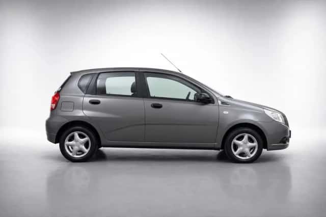 Chevrolet Aveo (2010) thumbnail 2
