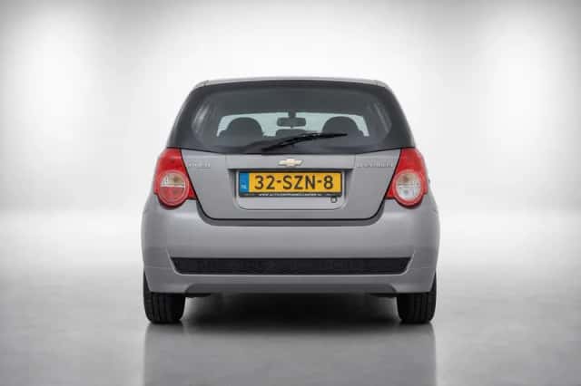 Chevrolet Aveo (2010) thumbnail 4