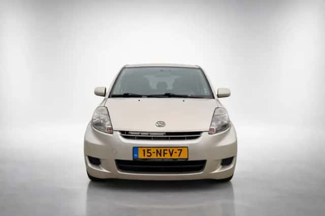 Daihatsu Sirion 2 (2010) thumbnail 2
