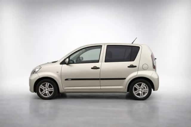 Daihatsu Sirion 2 (2010) thumbnail 4