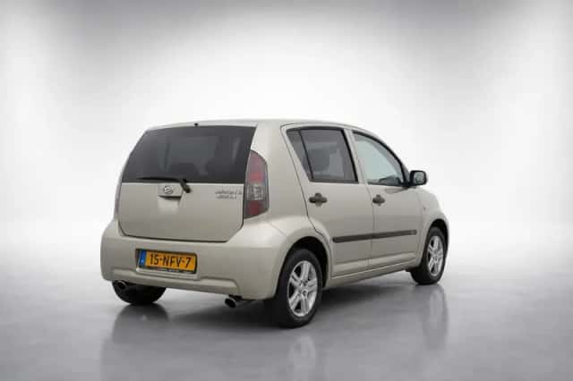 Daihatsu Sirion 2 (2010) thumbnail 5