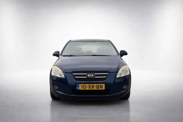 Kia Cee'd (2007) thumbnail 2