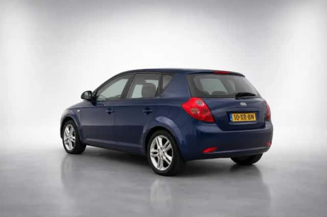 Kia Cee'd (2007) thumbnail 4