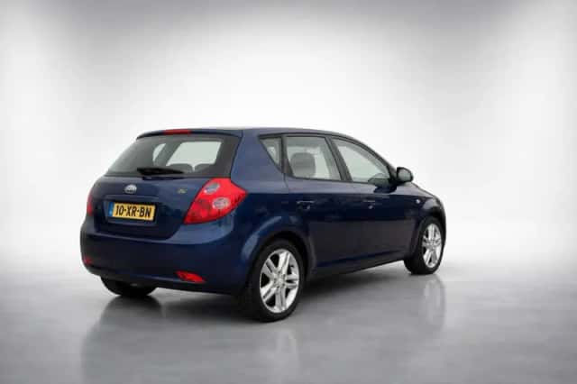 Kia Cee'd (2007) thumbnail 6