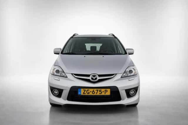Mazda 5 (2010) thumbnail 2