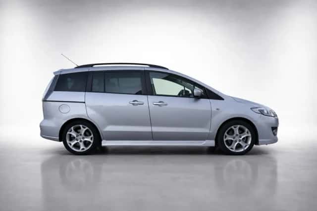 Mazda 5 (2010) thumbnail 4