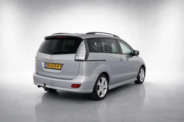 Mazda 5 (2010) thumbnail 5