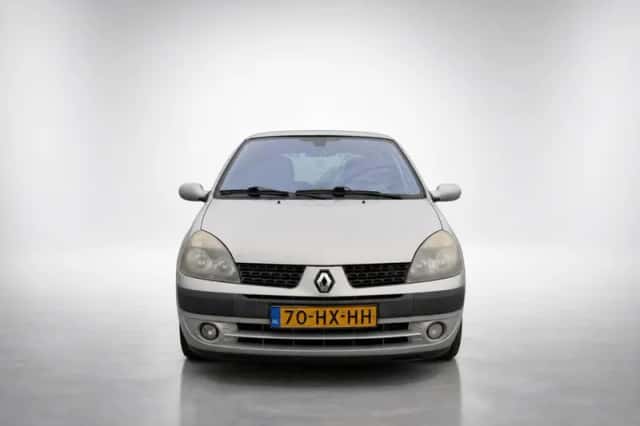 Renault Clio (2002) thumbnail 2