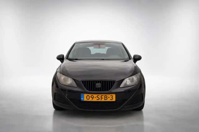 SEAT Ibiza (2011) thumbnail 2