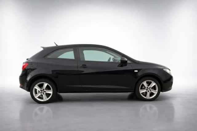 SEAT Ibiza (2011) thumbnail 4