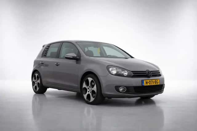 Volkswagen Golf (2010) thumbnail 1