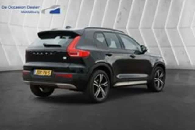 Volvo XC40 (2020) thumbnail 2