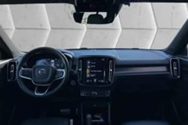 Volvo XC40 (2020) thumbnail 4