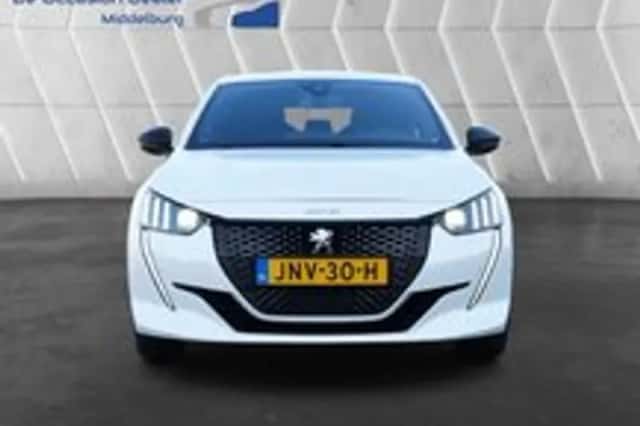Peugeot 208 (2022) thumbnail 3