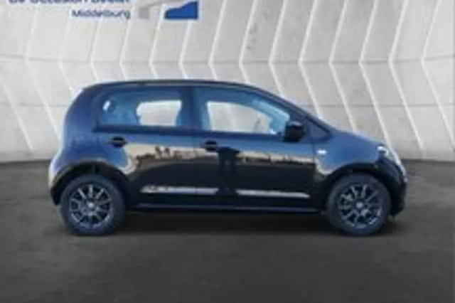 Volkswagen Up (2016) thumbnail 5