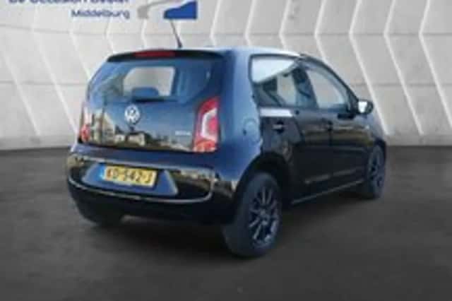 Volkswagen Up (2016) thumbnail 6